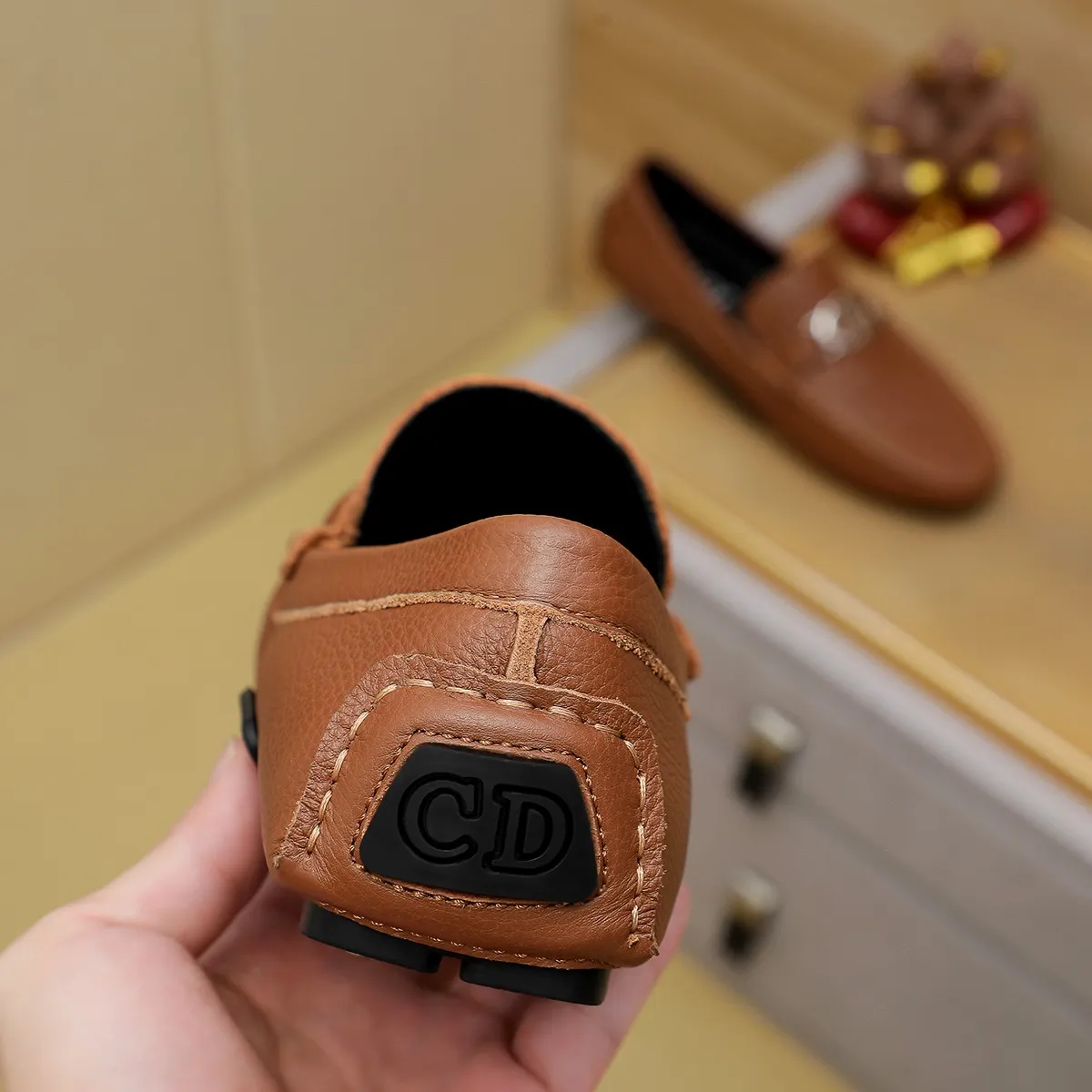 Men's shoes 💰380 🕷️🕷️[Dior] Dior's new casual men's shoes are launched in Hong Kong counters. Official website 1:1 production. Italian original first-layer cowhide + 🐷 leather lining. Designed by European and American masters. Perfect shape to create counter quality, solid color rubber wear-resistant outsole and classic dazzling toe! Super versatile and very comfortable. High-end without losing taste, fashionable and novel! ! Absolute focus! Colors available! Code number 38-44 (45.46 customized)